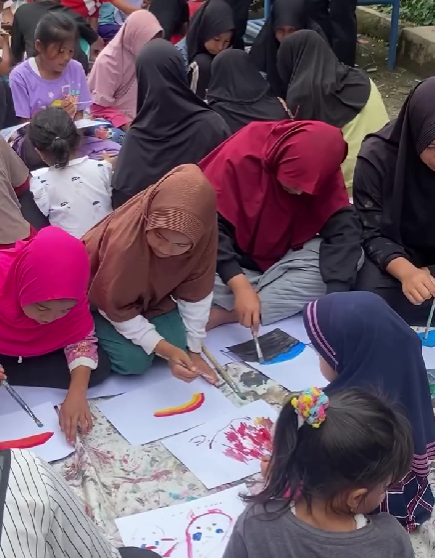 Donasi Crayon untuk Trauma Healing Anak – Dari IKA Unpad